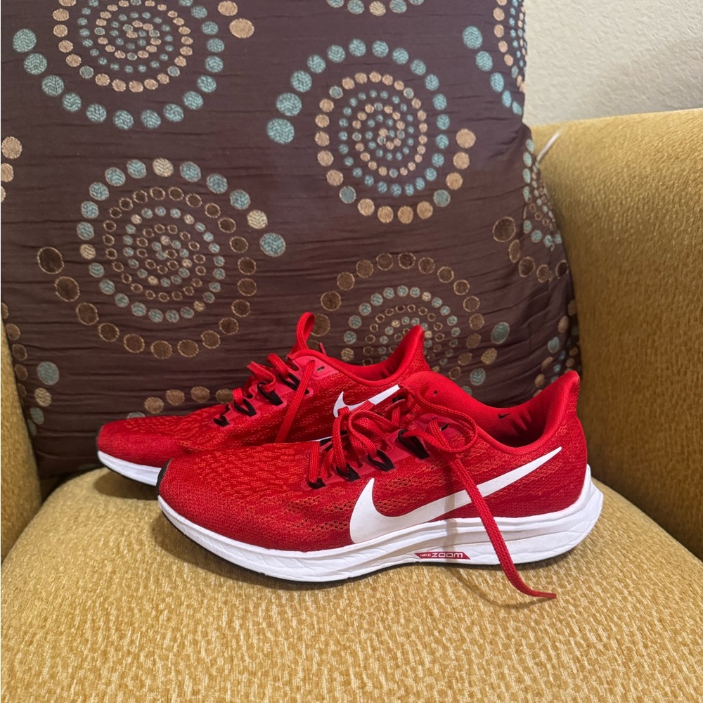 Women’s Nike Air Zoom Pegasus 36 Size 7.5 Red